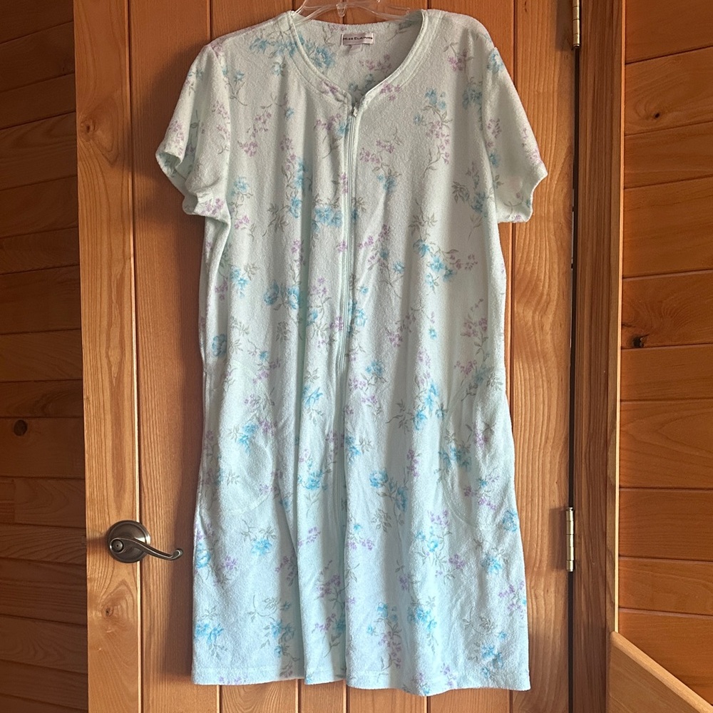 Miss Elaine Floral Zip-Up Robe - Light Blue and Lavender